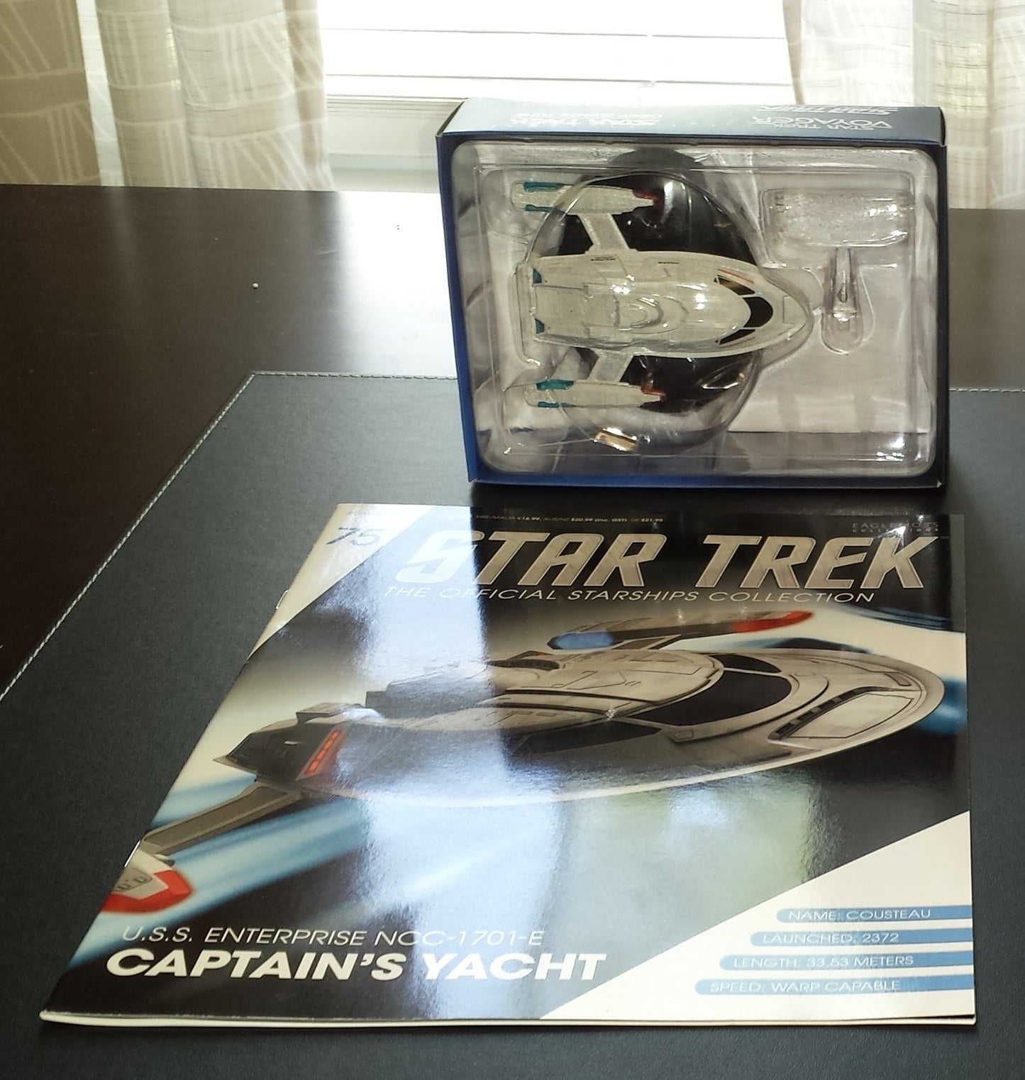 STAR TREK Starships Enterprise E Captains Yacht Die-Cast Vehicle with Collector Magazine #75
